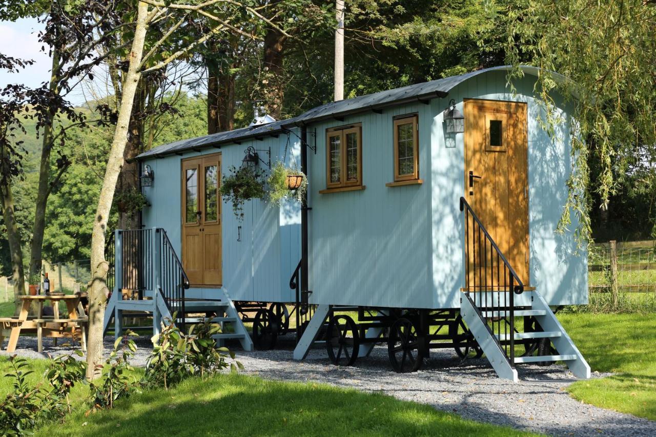 Upper Gelli Luxury Holiday Lodge, Converted Dairy & Cosy Shepherds Huts Welshpool Eksteriør bilde
