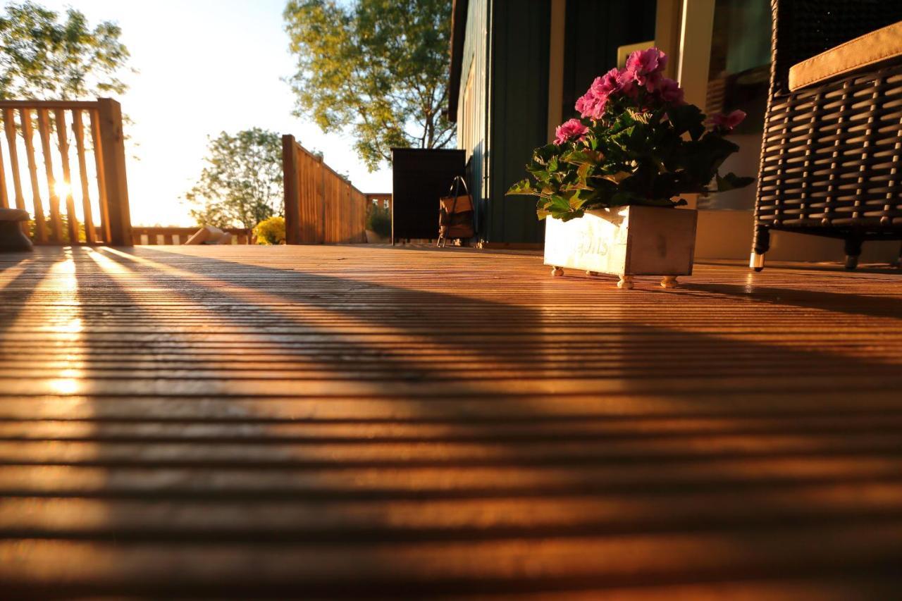 Upper Gelli Luxury Holiday Lodge, Converted Dairy & Cosy Shepherds Huts Welshpool Eksteriør bilde