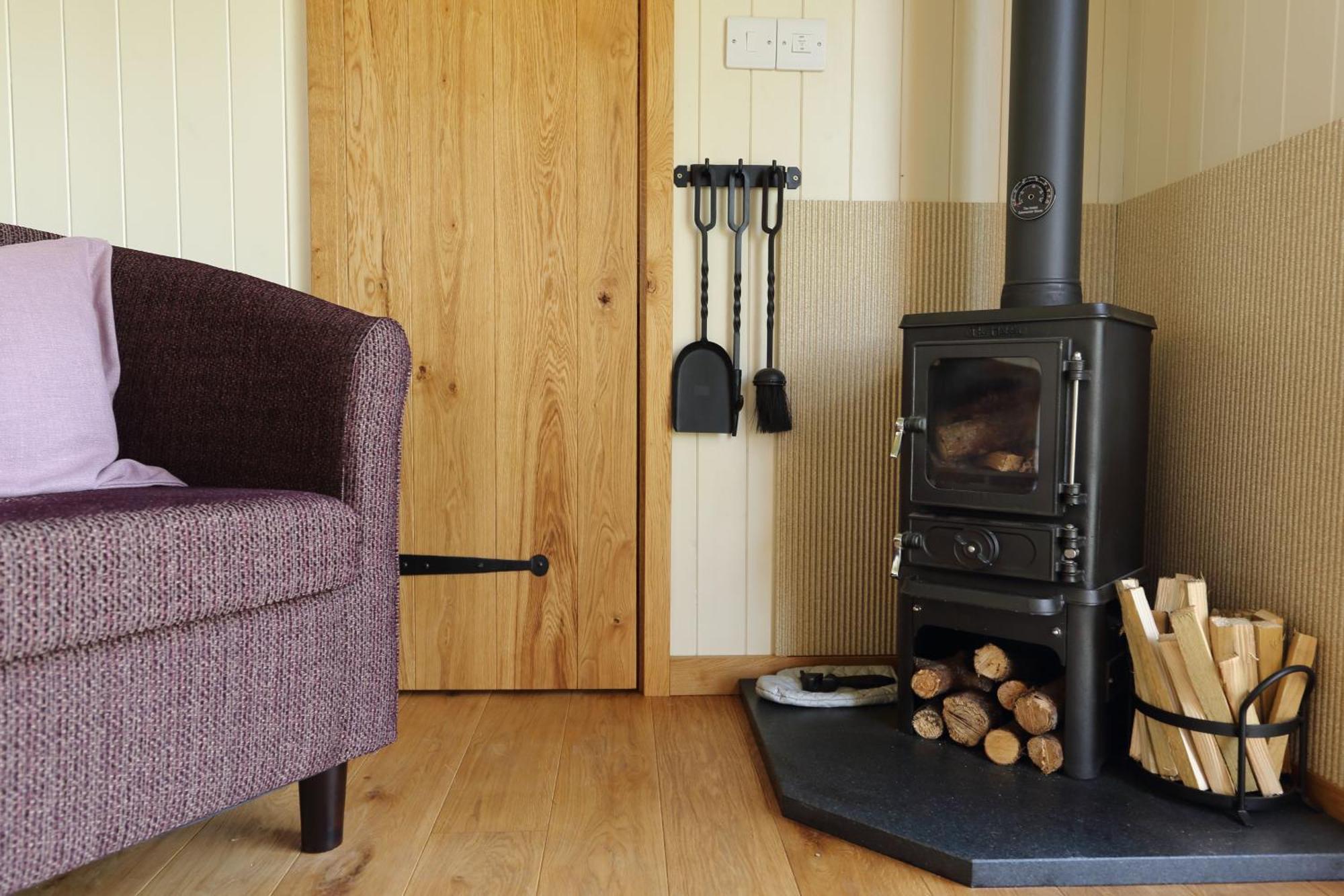 Upper Gelli Luxury Holiday Lodge, Converted Dairy & Cosy Shepherds Huts Welshpool Eksteriør bilde